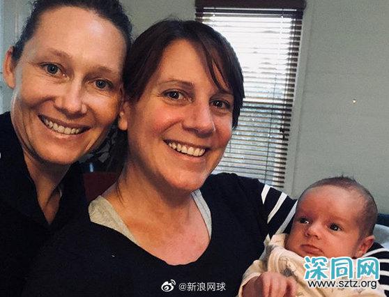 澳洲美网名将斯托瑟宣布当妈喜讯 她的同性伴侣诞下一个女婴